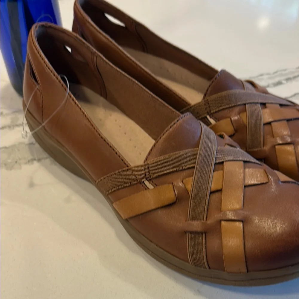 Collection B Tan Leather Women's Loafers - Picture 4 of 5